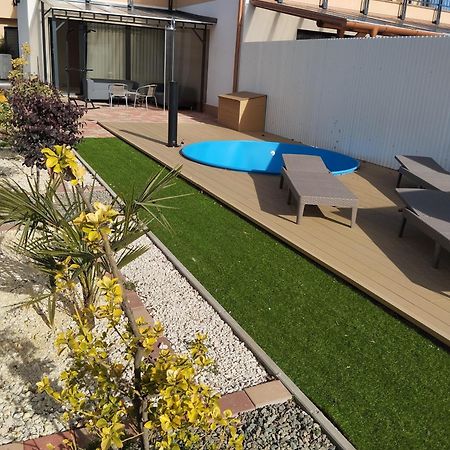 Sarkcsillag Teljes Csaladihaz- Star Complete Family House Apartment Szeged Bagian luar foto