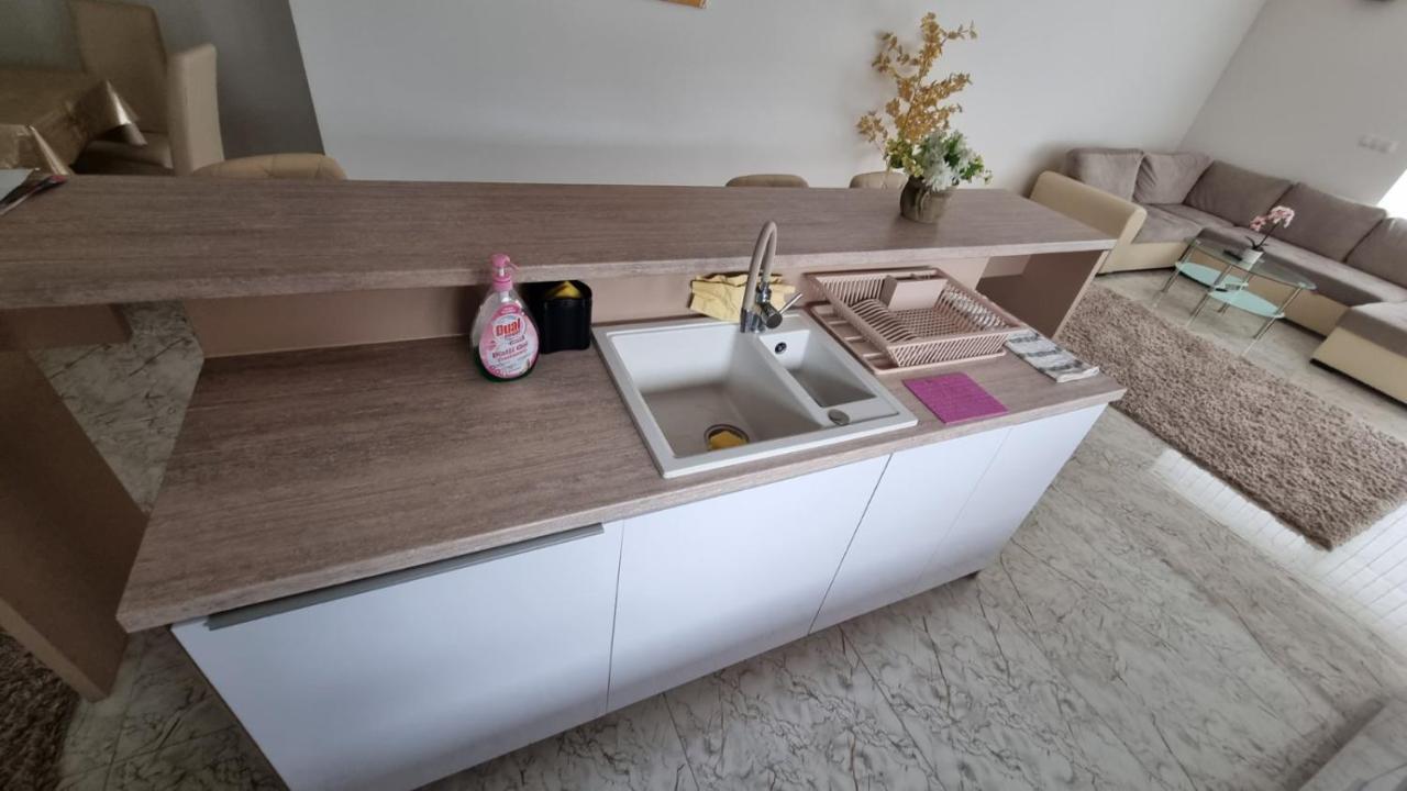 Sarkcsillag Teljes Csaladihaz- Star Complete Family House Apartment Szeged Bagian luar foto