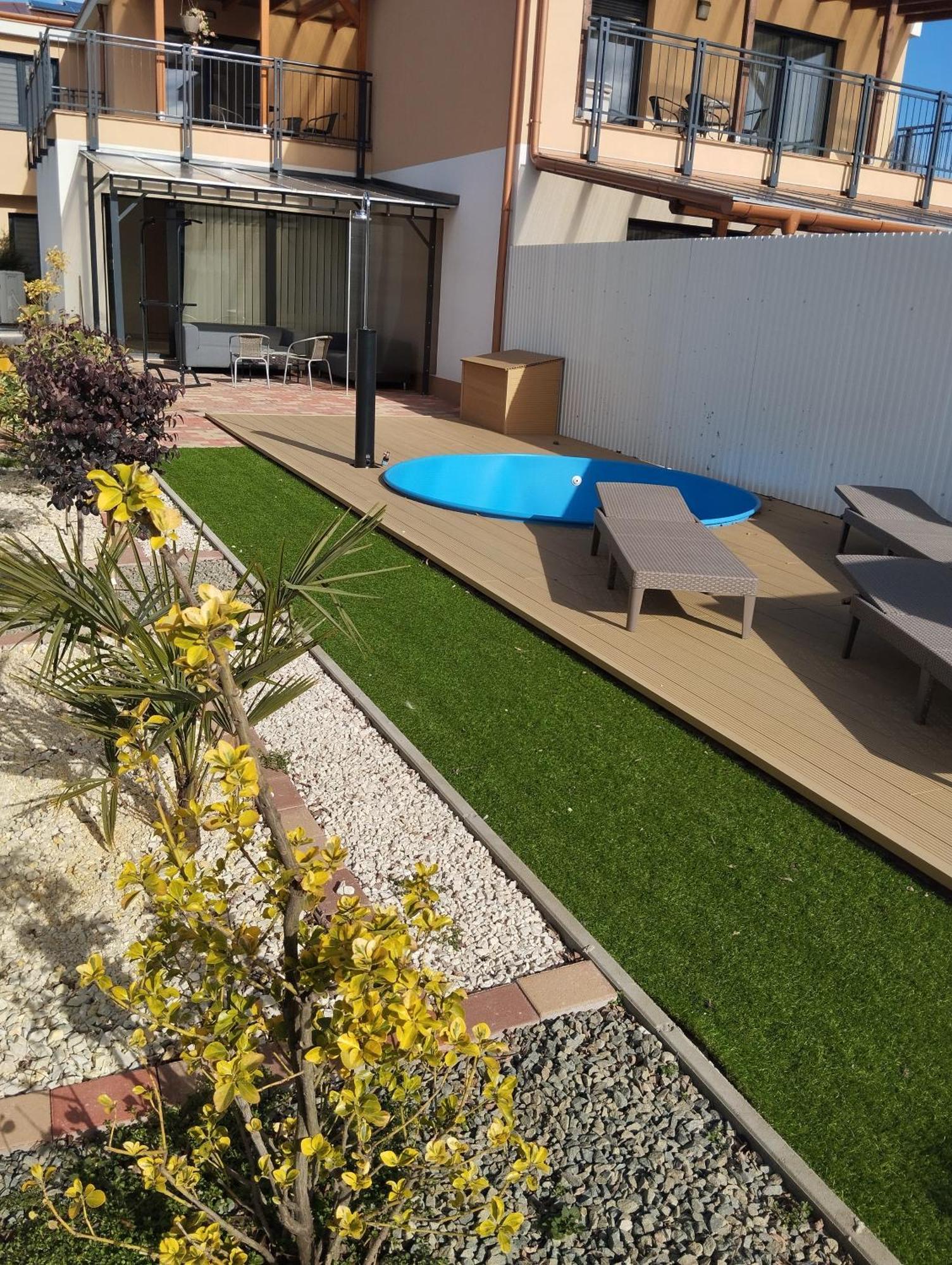 Sarkcsillag Teljes Csaladihaz- Star Complete Family House Apartment Szeged Bagian luar foto